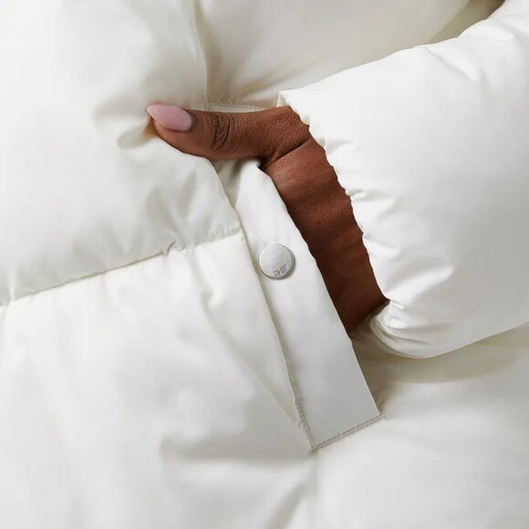 32 Degrees Women’s Quilted Jacket with Plush Lined Hood - Picture 6 of 8